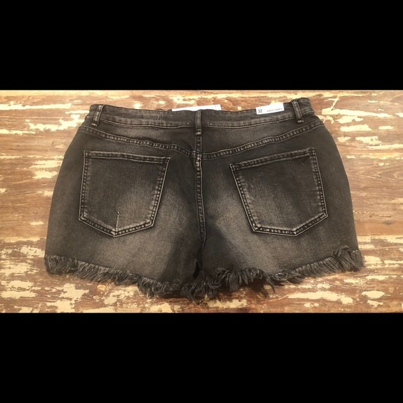 William Rast Black Denim Embroidered Shorts Size 6 - Picture 6 of 7